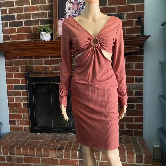 Women’s Lush V-Neck O-Ring Cutout Midi Dress Mahogany Size M new without tag - Picture 15 of 16